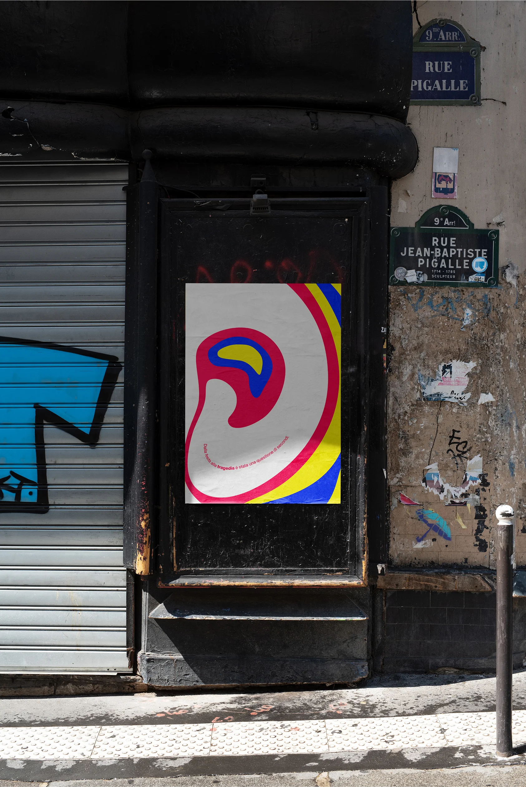 foto ambientata dei poster